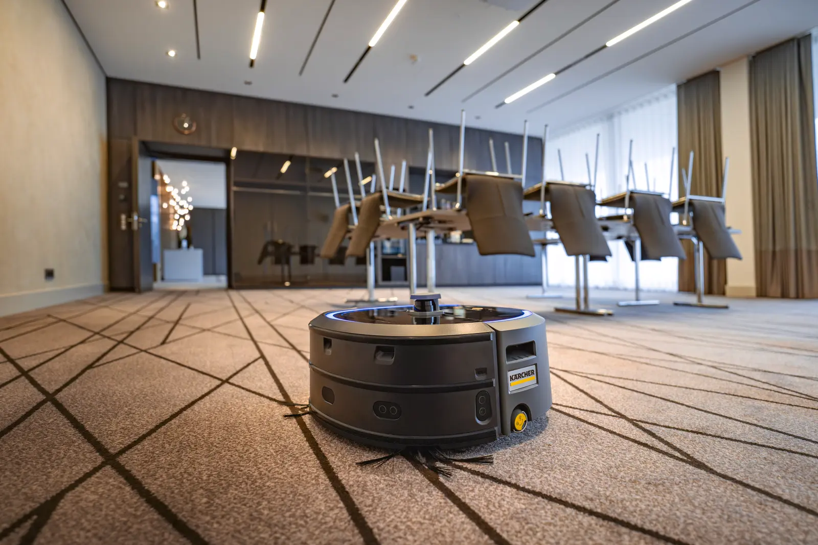 【レビュー】ケルヒャー KIRA CV 50の広範囲対応力！清掃の効率化を実現