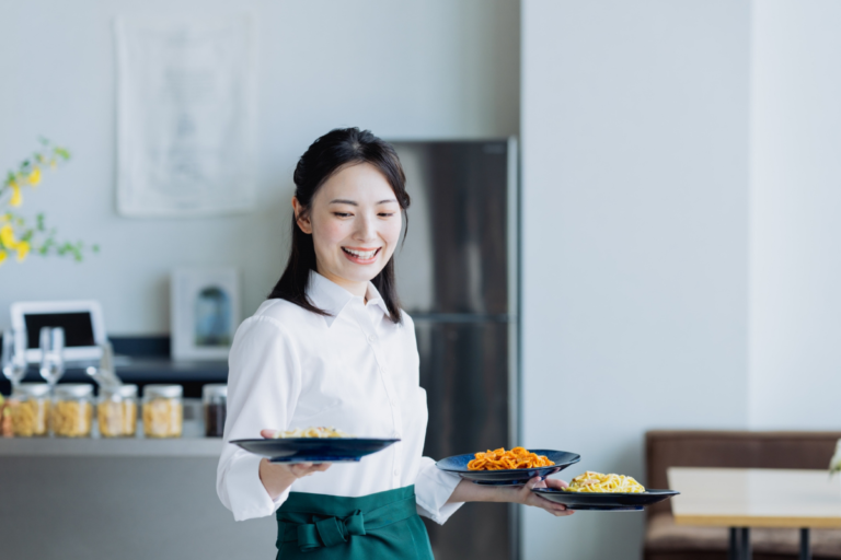 人手不足の飲食店で”清潔”を守るには？QSC向上に効くロボット清掃という選択肢